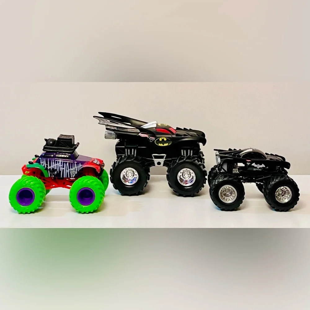 BATMAN & JOKER Monster Truck Lot (3)